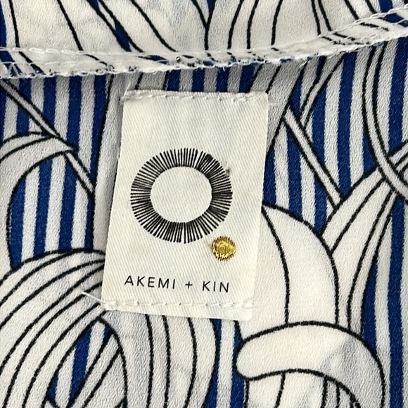 ANTHROPOLOGIE Akemi & Kin Savanah Floral & Stripe Open Front Poly Chiffon Kimono - Picture 6 of 7